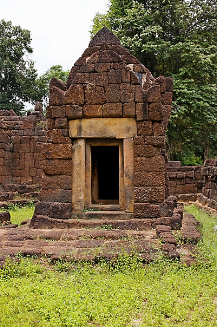 26-Prasat Ta Muen Toch-017